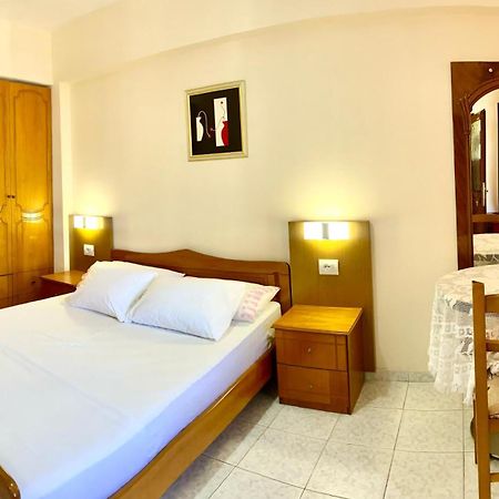Vila Yasmin 38 Sarandë エクステリア 写真