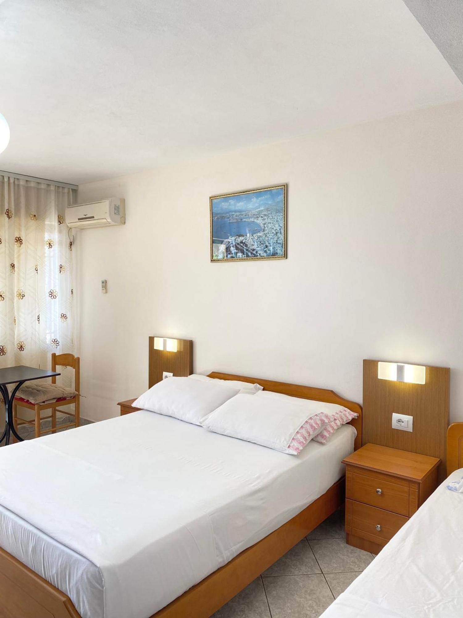 Vila Yasmin 38 Sarandë エクステリア 写真