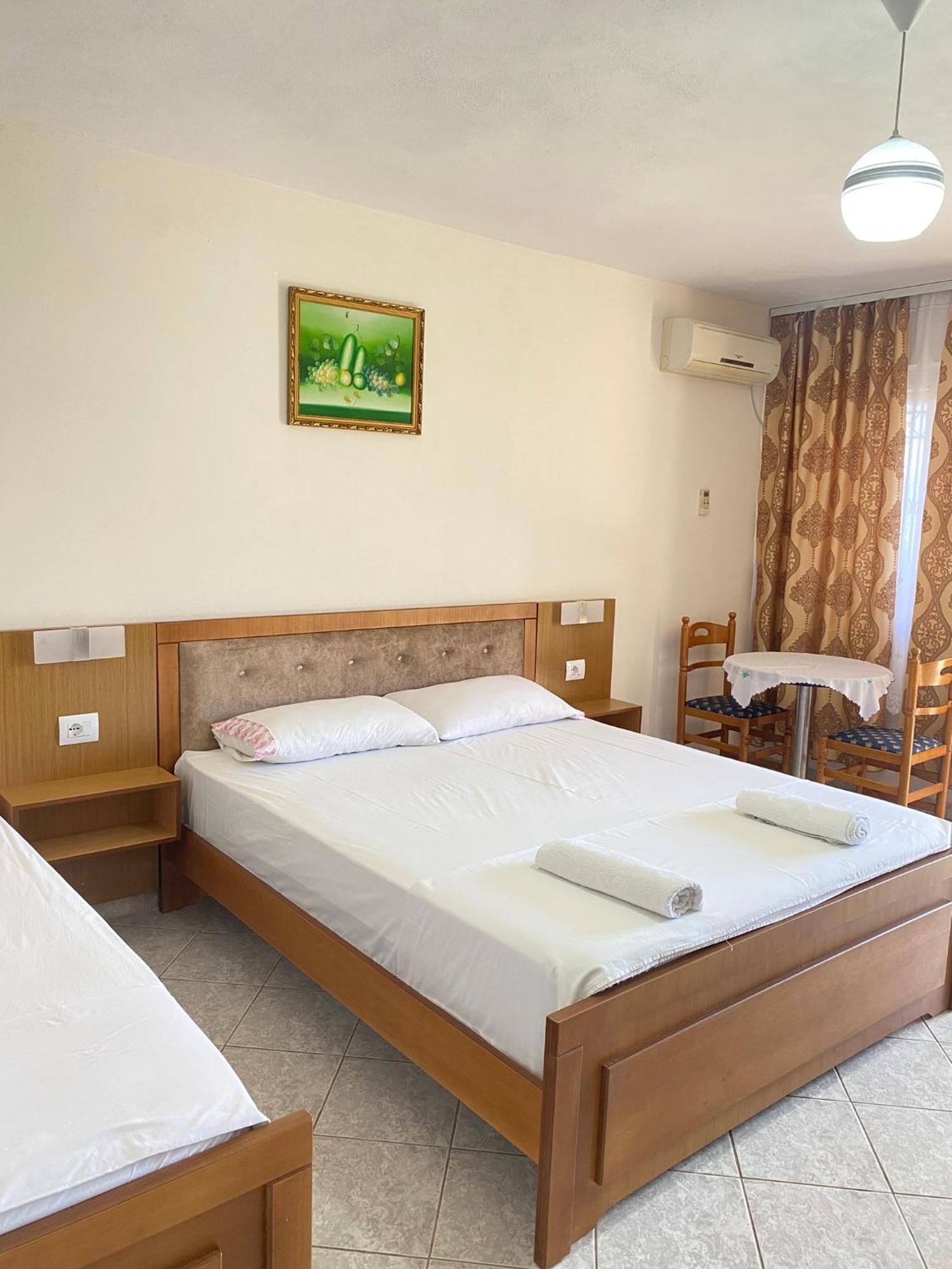 Vila Yasmin 38 Sarandë エクステリア 写真