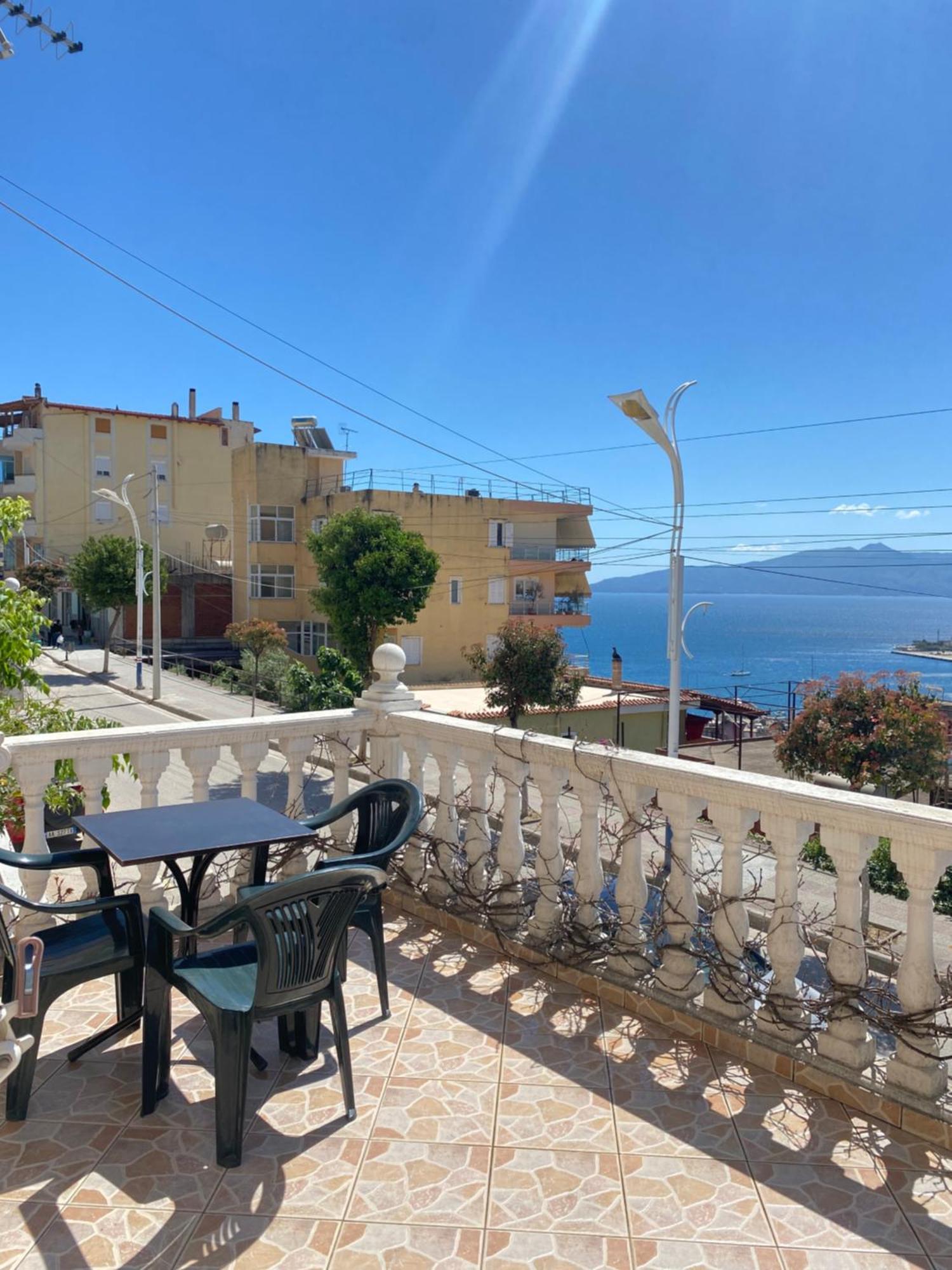 Vila Yasmin 38 Sarandë エクステリア 写真