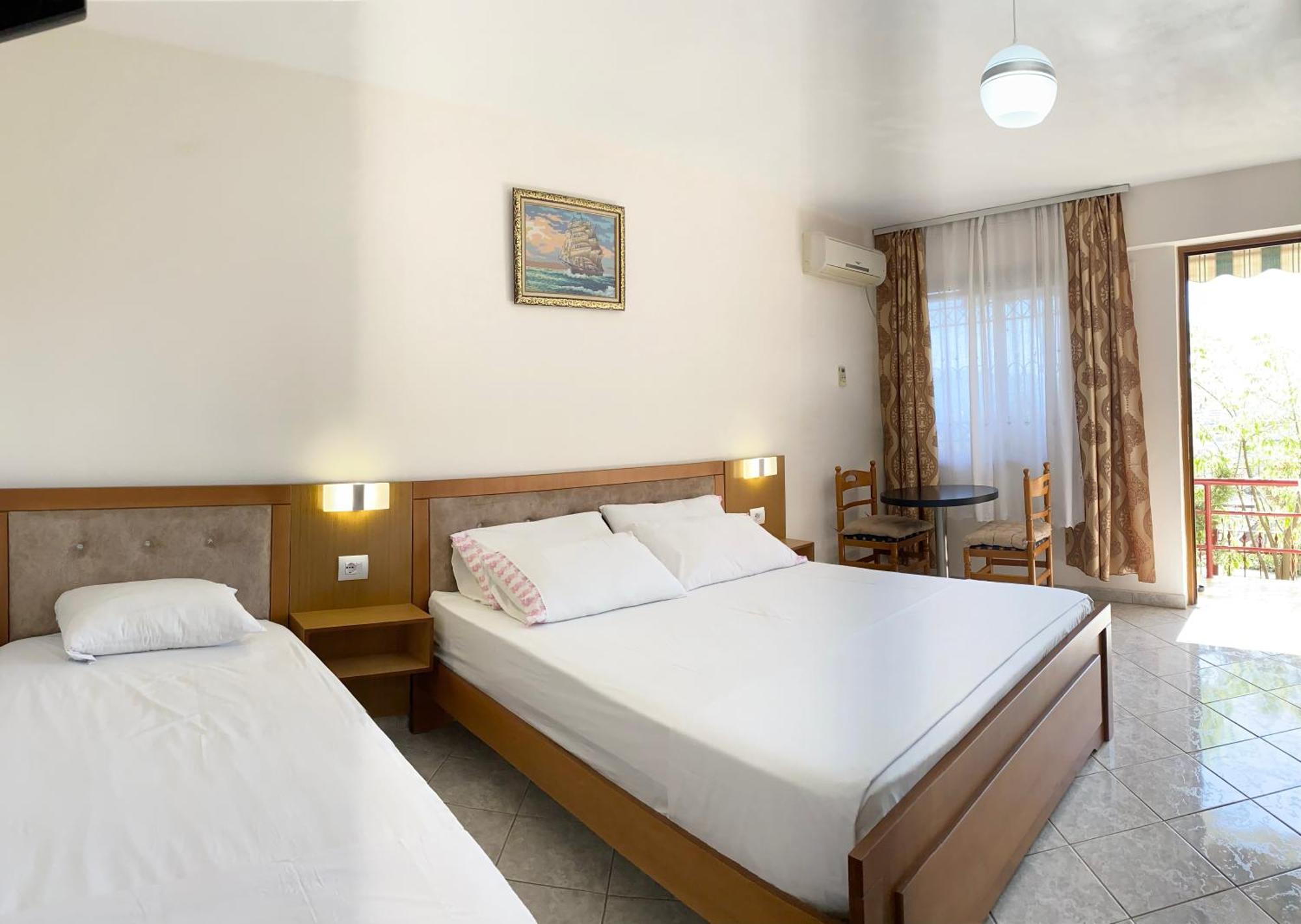 Vila Yasmin 38 Sarandë エクステリア 写真