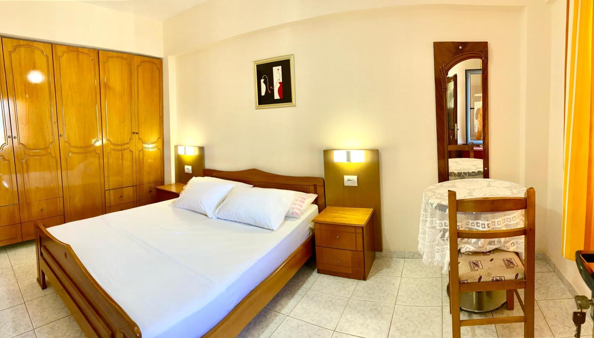 Vila Yasmin 38 Sarandë エクステリア 写真
