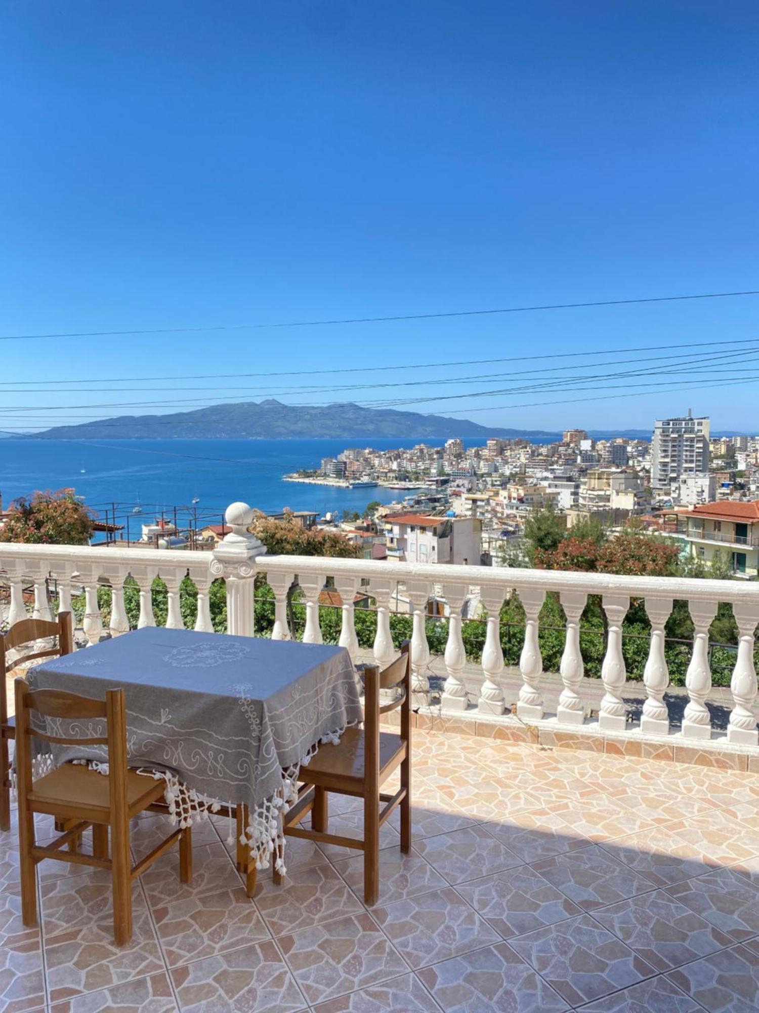 Vila Yasmin 38 Sarandë エクステリア 写真